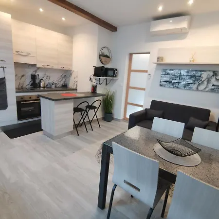 Coquet 2 Pieces Entierement Renove Et Climatise Apartmán